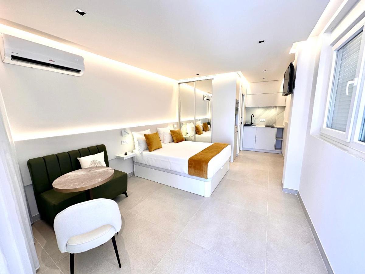 Suite Ron In Marina 2 People Puerto Deportivo Benalmadena Exterior photo